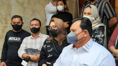 Dugaan Pencemaran Nama Baik, Polisi Ajukan 18 Pertanyaan ke Orang Tua Ayu Ting Ting