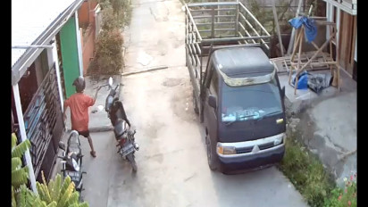 Detik-Detik Mengerikan saat Pria di Cikarang Kapak Kepala Tetangga karena Wifi