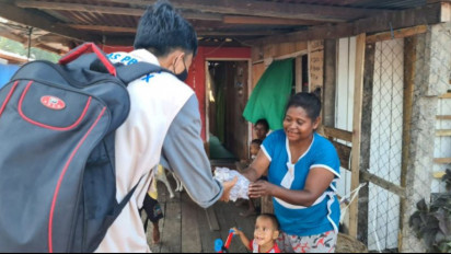 Cegah Covid-19, BNPB Bagikan 2 Juta Masker Jelang Penutupan PON Papua