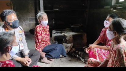 Polisi Sambangi Empat Anggota Keluarga yang Hidup Miskin dan Buta