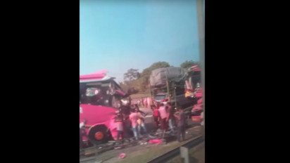 Bus Wisata yang Tabrakan Beruntun di Tol Merak Angkut Rombongan Ziarah