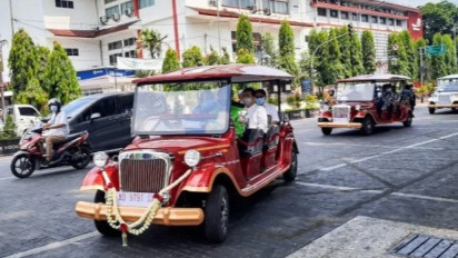 Keren, Gibran Pamer Mobil Listrik Klasik