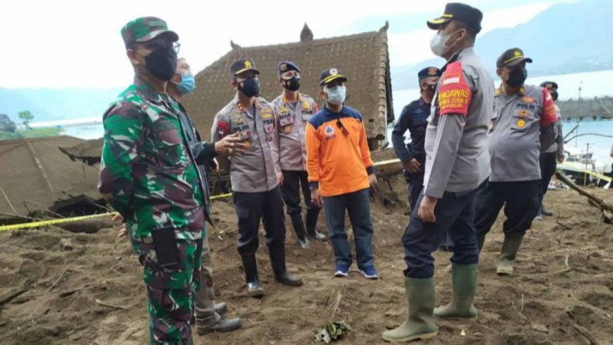 Kerugian Material Gempa Magnitudo 4,8 di Karangasem Hampir Rp1 Miliar
            - galeri foto