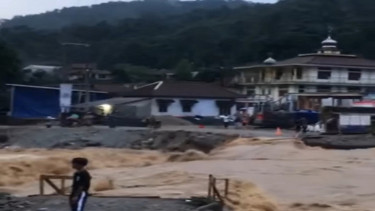 Sungai Ciberang Meluap Jembatan Muhara Kembali Putus