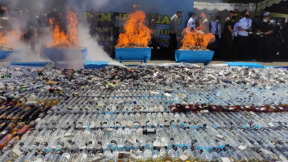 Waw, Rokok Hingga Sex Toys Senilai Miliaran Rupiah Dimusnahkan Bea Cukai