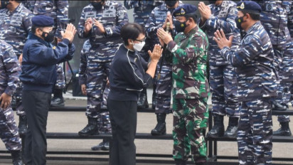 Tujuh Pejabat Negara Terima Brevet Kehormatan Hidro-Oseanografi TNI AL