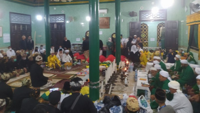 Peringatan Malam Maulid Nabi Muhammad di Kesultanan Kanoman Cirebon