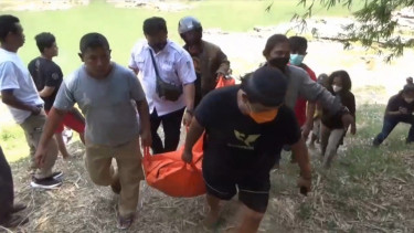 Diduga Tak Bisa Berenang, Dua Santri Tenggelam di Sungai Bengawan Madiun Satu Tewas