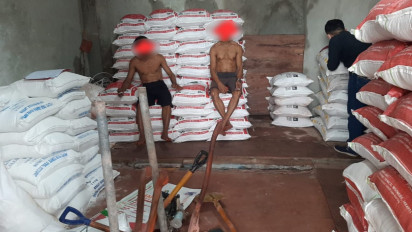 Polisi Bongkar dan Sita Ratusan Pupuk Oplosan