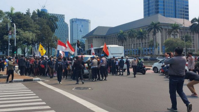 Demo 2 Tahun Jokowi-Ma'ruf. Mahasiswa: Ayo Teman-Teman Kita Tutup Jalan