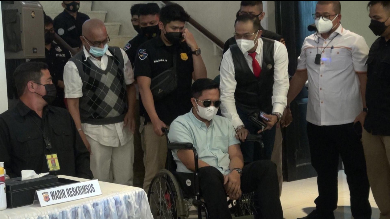 Korban Pinjol Trauma Diteror Penagih Utang
            - galeri foto