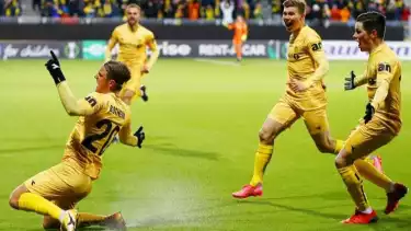 Penyerang Bodo/Glimt Erik Botheim (kiri)