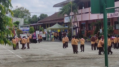 Gempa M 5.3 di Malang, Warga Kota Blitar Berhamburan 