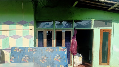 Puluhan Warga di Sukabumi Mengungsi Akibat Tanah Bergerak