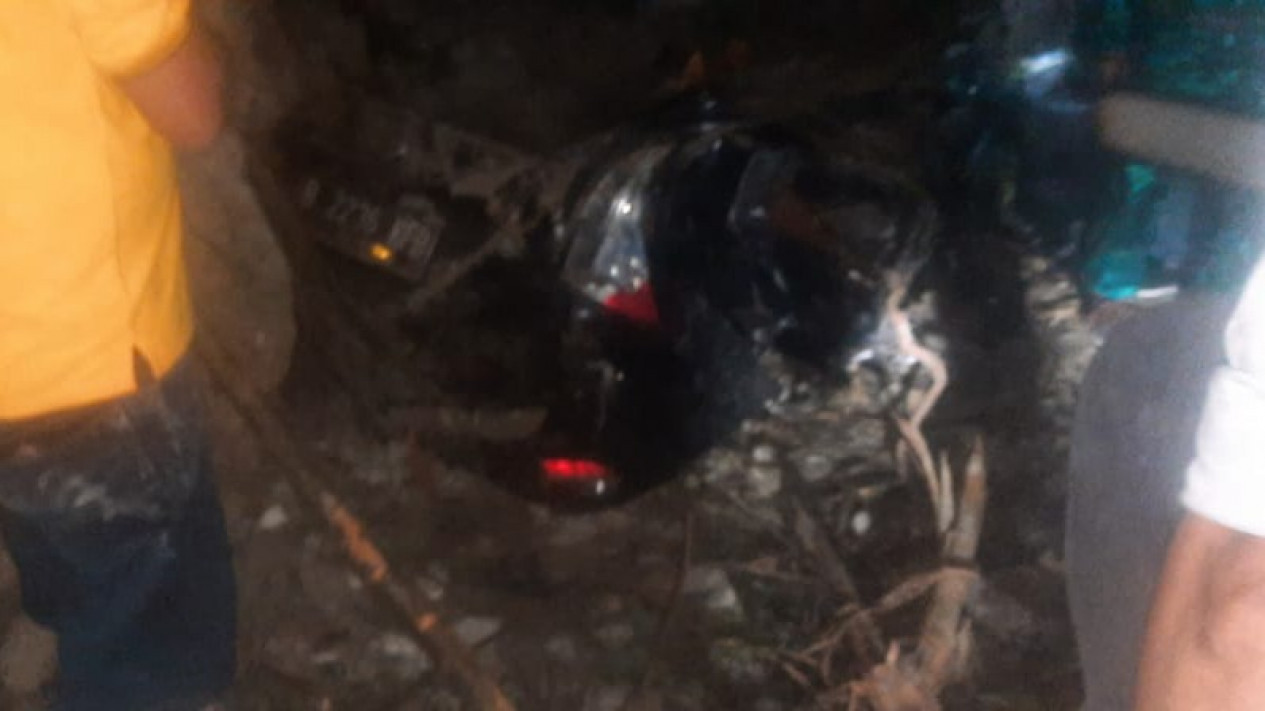 Longsor Berastagi Medan, 2 Mobil RIngsek Parah
            - galeri foto