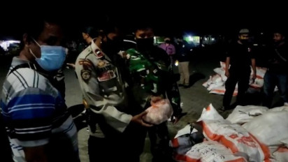 Ngeri! Satu Ton Daging Ayam Beku Tanpa Dokumen Disita Tim Gabungan TNI-Polri Sumbawa
