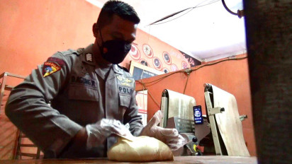 Piawai Bikin Donat, Polisi di Sidoarjo Geluti Usaha Kuliner