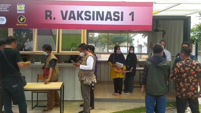 Vaksinasi Covid-19 di Rest Area Tol Kanci-Pejagan Diserbu Ratusan Pengendara