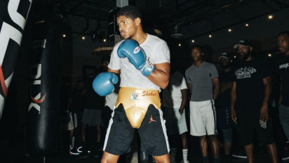Bikin Lawan Berdarah-darah, Shakur Stevenson Raja Baru Kelas Bulu Super 