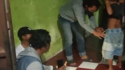 Sering Pesta Sabu di Rumah,  Dua Pengedar di Sumbawa Digelandang Polisi