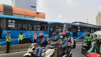 Kronologi Tabrakan Maut Transjakarta. Polisi: Bus Ngetem Ditabrak dari Belakang