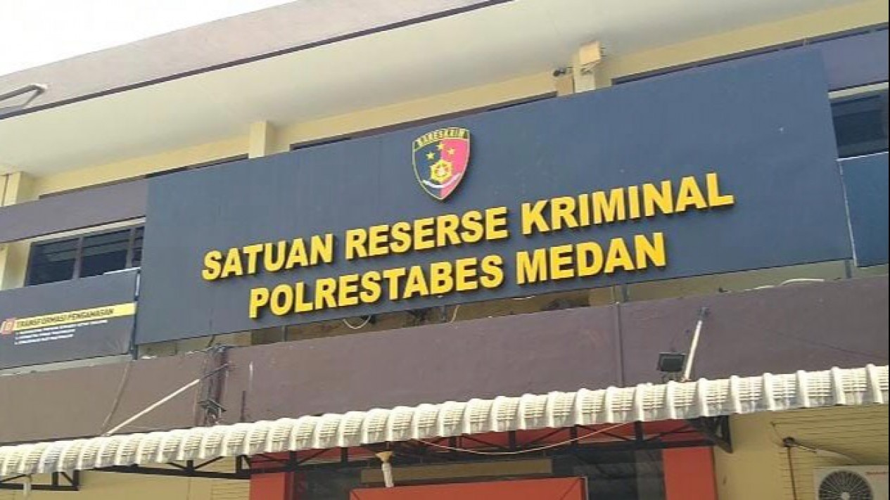 Satreskrim Polrestabes Medan Tetapkan 1 Tersangka Pengeroyokan Anggota TNI AU
            - galeri foto