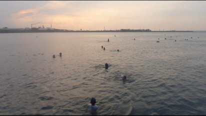 Terapi "Kumkum" di Pelabuhan Mayangan, Diyakini Warga Mampu Sembuhkan Beragam Penyakit