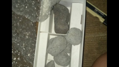 Viral! Beli Hp Rp2,5 Juta yang Diterima Malah 7 Batu