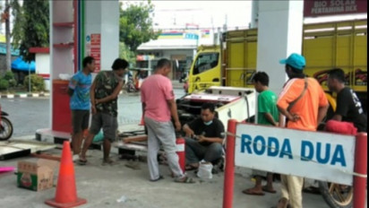 Hati-hati! Baru Belajar Mengemudi, Minibus Tabrak Boks SPBU