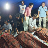 Longsor di Tambang Emas, Jasad Para Penambang Diambil Keluarga