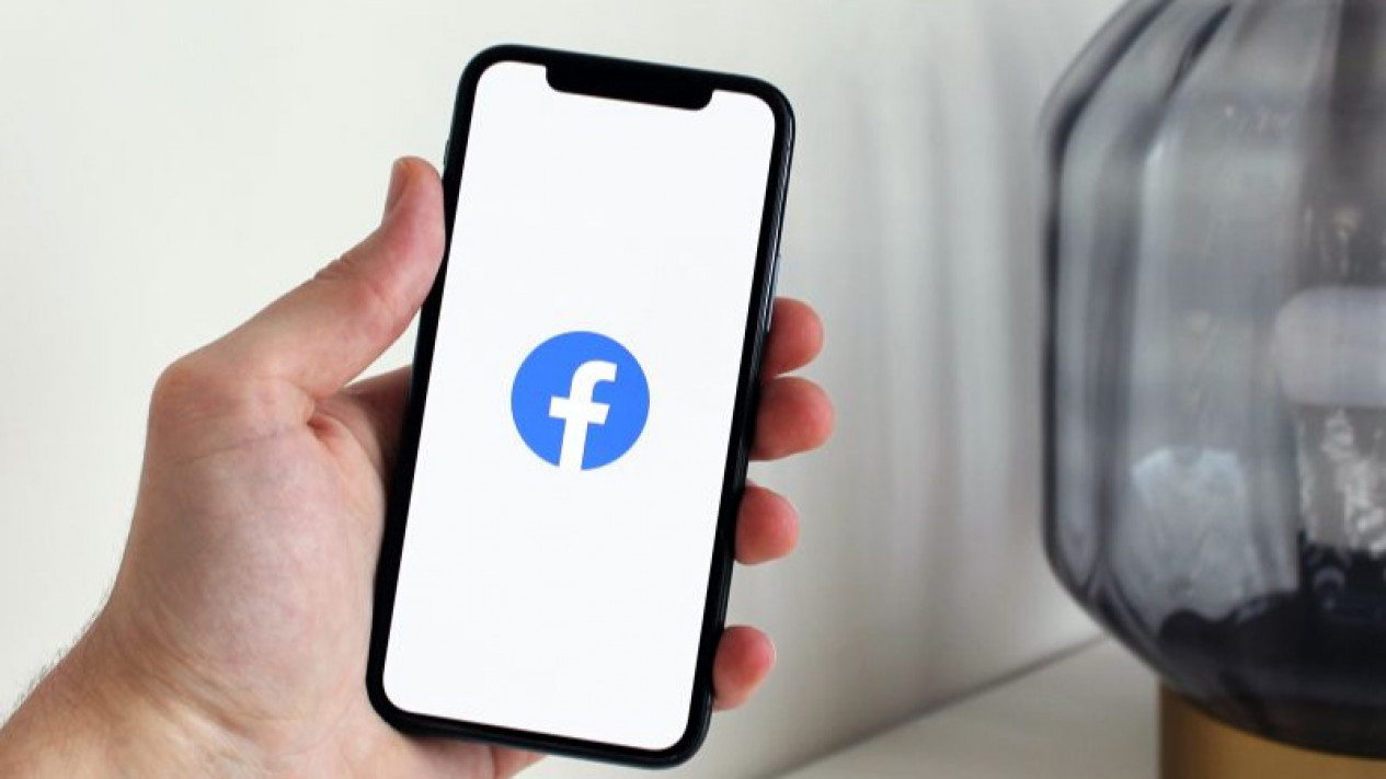 Kembangkan Realitas Virtual, Facebook Ganti Nama Jadi "Meta"
            - galeri foto