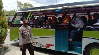 Pelajar Diangkut dengan Bus Wisata agar Mau Divaksinasi, Ternyata Tetap Menangis Histeris