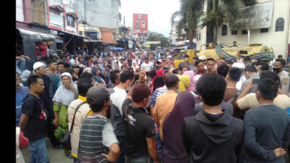 Penertiban PKL di Padangsidimpuan Ricuh, Pedagang dan Walikota Adu Mulut