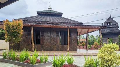 Intip Mushola Unik di Desa Terawan Kalteng, Terbuat dari Kayu Ulin