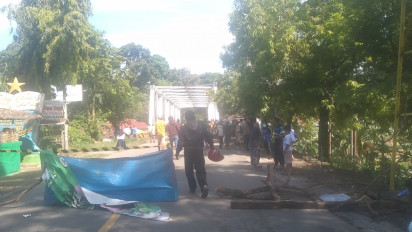 Jembatan Trans Sulawesi Retak, Ratusan Kendaraan Tertahan