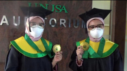 Ingin Banggakan Orang Tua, Mahasiswi Kembar dari Fakultas Kedokteran Unusa, Wisuda Bersamaan
