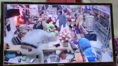 Viral, Aksi Perampok Bersenjata Api di Aceh Timur Berhasil Gasak Rp 140 Juta