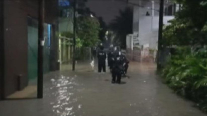 Damkar Jaktim Kerahkan 6 Mobil Pompa Sedot Banjir Cipinang Melayu