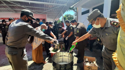 Kejaksaan Negeri Sumbawa NTB Musnahkan Barang Bukti Narkoba Senilai 1,5 Miliar serta Puluhan HP dan Senjata Tajam