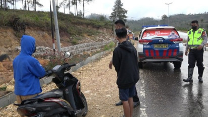 Polisi Jaring Sejumlah Pelaku Aksi Freestyle Motor di Jalur Khusus Bandara Tana Toraja