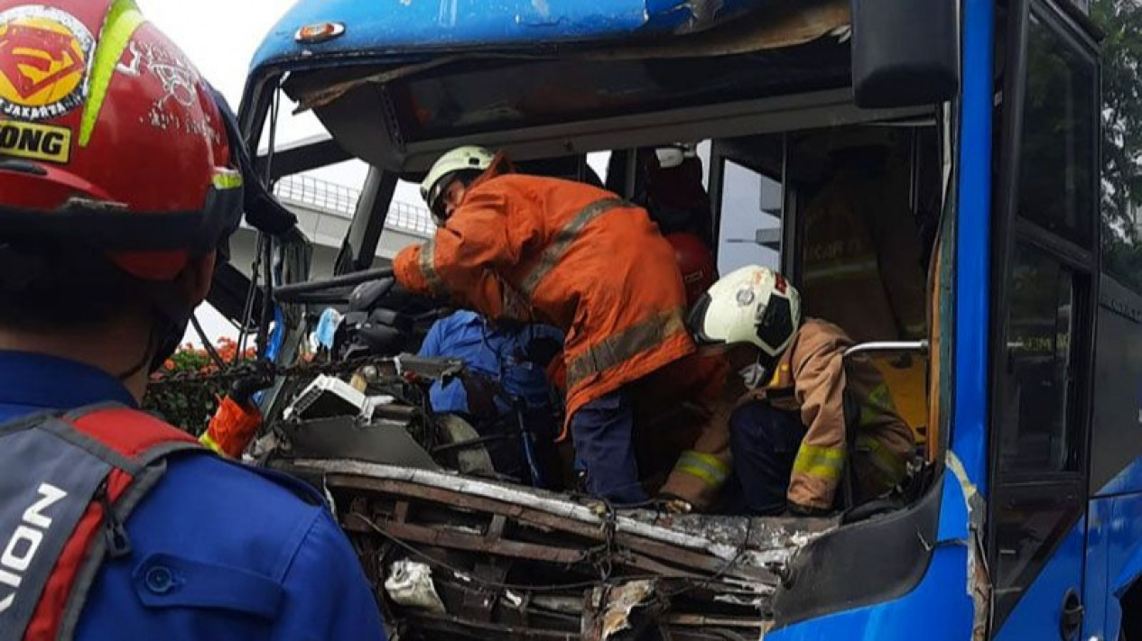 Sopir yang Tewas Usai Tabrak Bus Transjakarta di Cawang Jadi Tersangka. Ini Penyebabnya
            - galeri foto