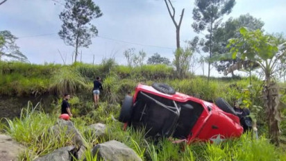 Jip Wisata Merapi Terguling, Satu Sopir dan Tiga Wisatawan Terluka