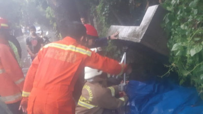 Seorang Pedagang Tewas Tertimpa Pagar Beton Roboh di Pejaten Pasar Minggu