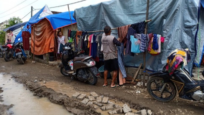 Korban Banjir Gresik Mulai Terserang Penyakit