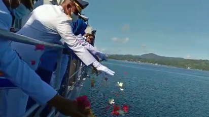 Lirik Lagu Gugur Bunga menjadi Pengantar Upacara Tabur Bunga oleh TNI AL di Laut Teluk Ambon