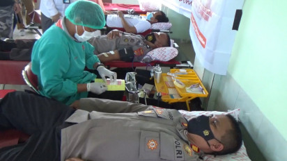 Peringati Hari Pahlawan Nasional, Ratusan Warga Kabupaten Gowa Donor Darah di Polsek