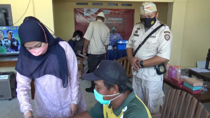 Hari Pahlawan Nasional di Pacitan, Pelayanan Publik di Polsek Gunakan Kostum Pejuang