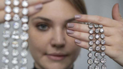 Laku Rp136 Miliar, Marie Antoinette Selamatkan Gelang Ini Sebelum Dipenggal