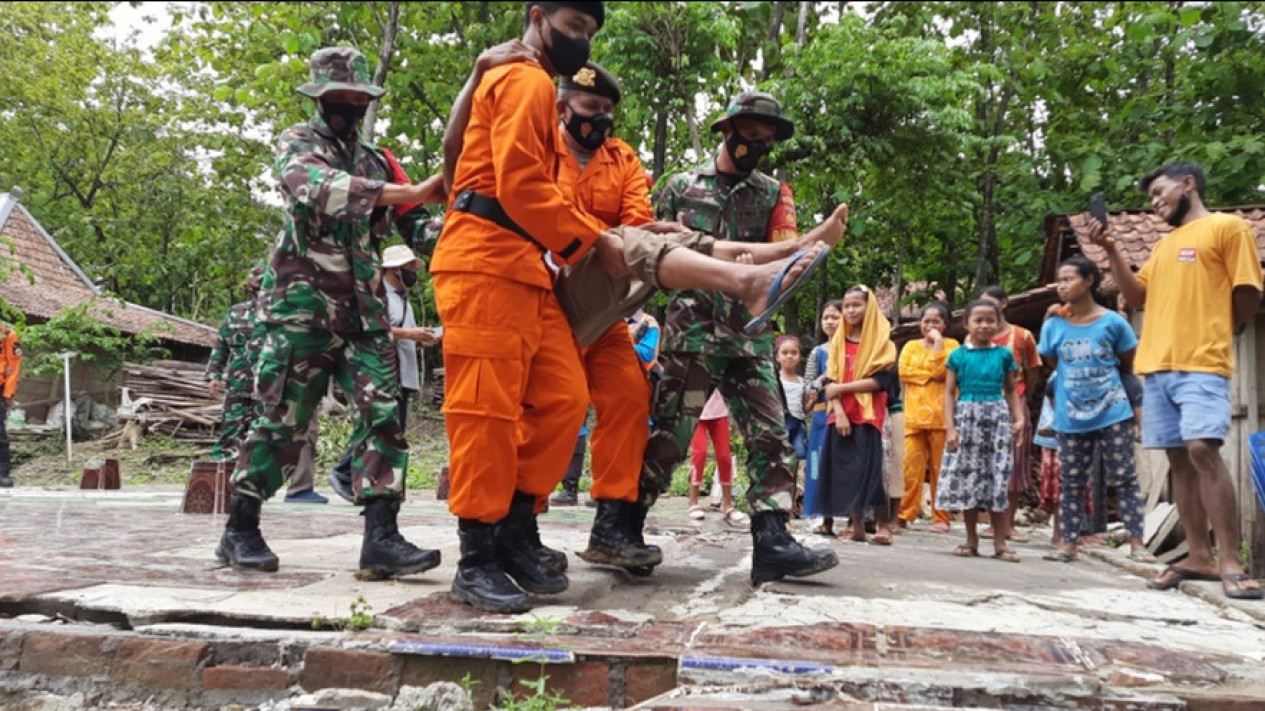Boyolali Siaga Bencana, Petugas Gabungan Lakukan Simulasi Tanggap Darurat
            - galeri foto