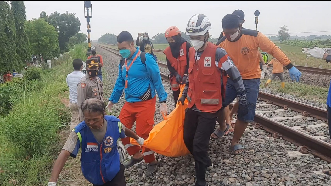 Naas, Seorang Wanita Tewas Tertabrak Kereta
            - galeri foto